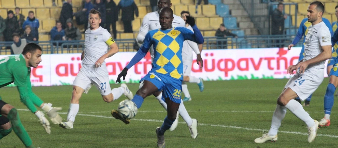 Στο... και ένα το «έσωσε» ο Παναιτωλικός - Ισοπαλία με τη Λαμία